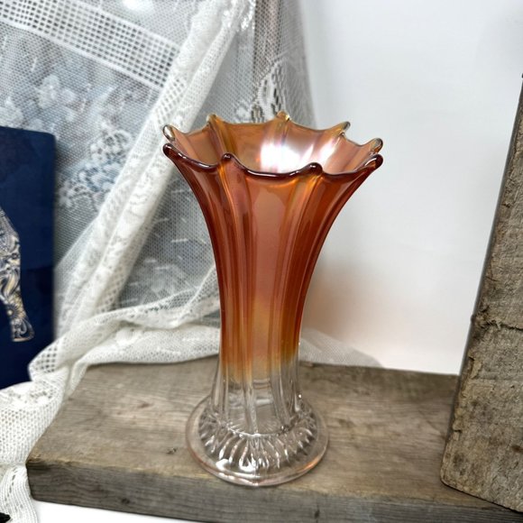 Vintage Carnival Vase 8" Tall excellent Condition - Picture 1 of 8